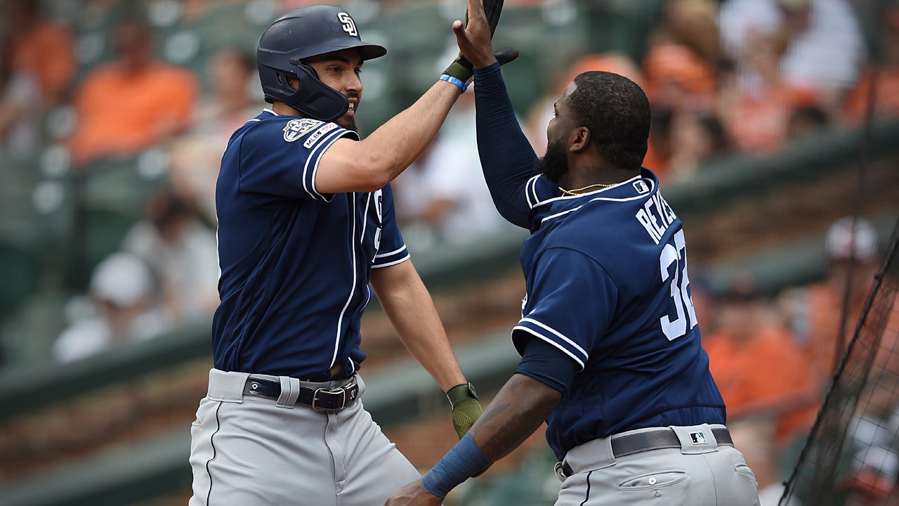 Reyes hits 2 of Padres' 5 HRs in 10-5 rout of Orioles